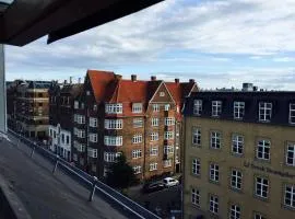 Central Studio right at the Metro station