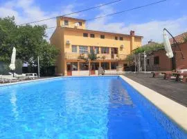 Holiday Home XXL-Ferienhaus Cokuni mit privatem Pool by Interhome