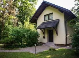 Apartment Kleines Haus am Rande des Waldes by Interhome