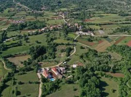 Holiday Home Wunderschönes Ferienhaus in Cere mit Privatem Pool by Interhome