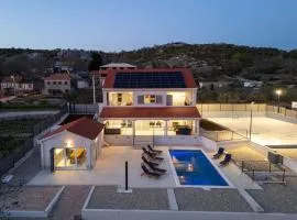 Holiday Home Cottage Lazy Day Oasis mit Whirlpool by Interhome