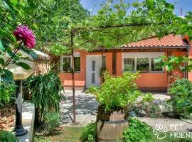 Holiday Home Nettes Ferienhaus in Matulji mit Eigener Terrasse by Interhome