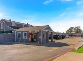 Golden Inn Dallas by Hotel O