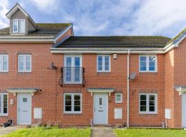 FREE parking, LARGE House for Contractors & Families, Sleeps 7, 25 mins to MANCHESTER & LIVERPOOL, Hotel in Great Sankey