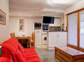 Appartement 4 pièces avec balcon, internet, parking au centre de Brides-les-Bains - FR-1-512-138