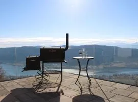 Holiday Home Freistehendes Ferienhaus mit Blick auf den See by Interhome