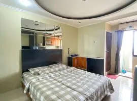 Gateway cicadas by aleshaproperty