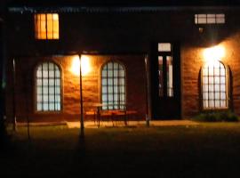 El buho, hotel i Roldán