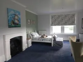 Large Family Room with Great Views - Guest Room 2