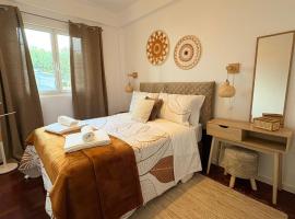 Spacious Bright Apartament with Ocean Views, Hotel in Bicas