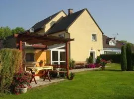 Holiday Home mit Garten und Pools by Interhome