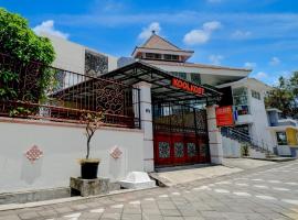 OYO 94899 Homestay Syariah Near UPN，位于Medokanayu的酒店