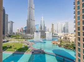 Luxury 2BR Superior Apartment with Full Burj Khalifa and Dubai Mall Dancing Fountain View, Royal Tiffany