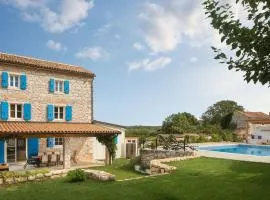 Holiday Home Villa Flavia Traditionelles Steinhaus mit Pool by Interhome