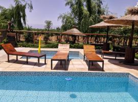 Cabañas El Sauce, hótel í Albardón