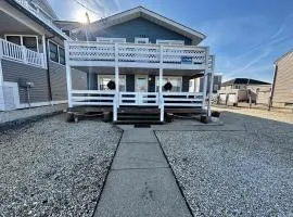 Welcome To The Sea Hunt An Updated, New-To-Market Coastal Gem