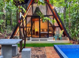 Kandy Little White House Cabanas, hotel i Kandy