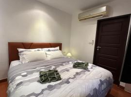 Cozy Condo with full kitchen Patong, kondo di Pantai Patong