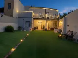 Luxar Suites and Apartments