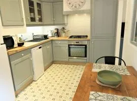 Maison de charme entièrement rénovée avec Wifi à 200m du centre de PERROS-GUIREC Ref 935