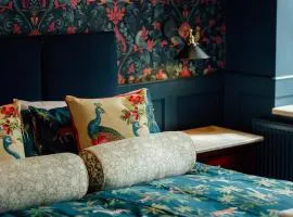 WhiskAwayHomes - Albert Park Road - luxury home