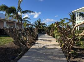 Winter Haven Inn، فندق في Clarence Town