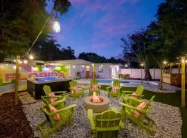 Backyard Oasis Heated Pool Tiki Bar Hot Tub