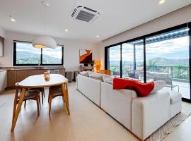 코코에 위치한 호텔 Sunset Terrace at Naumi, Ocean Views & Beach Club