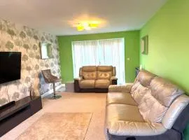 Spacious Modern 5-Bedroom Detached Home in Corby