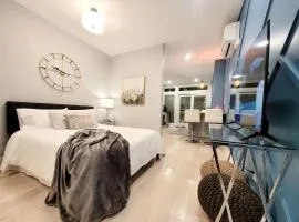 Private Patio Farmrs Mrkt Windsor Canada