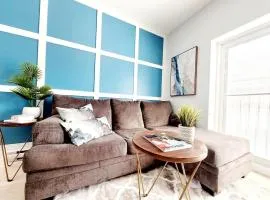 1 bdrm plus Den Juliet balcony 24-7Gym Windsor ON