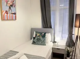 Private single room near station & town centre