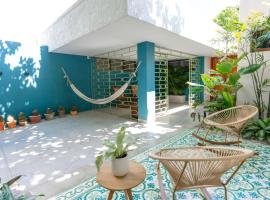 Hotel Libreria Cafe de Pombal، فندق في سانتا مارتا