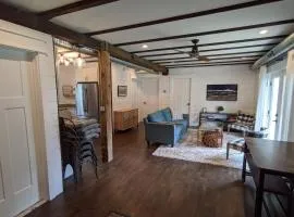 Historic Barn - 2 Bedroom Apartment Close To Legoland NY
