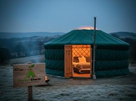 Escape to a cosy Yurt Retreat, hotel in Mickle Trafford