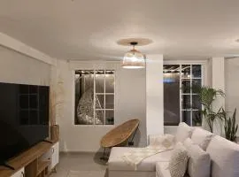 Molcabaña Casa con Jacuzzi privado y diseño de interiores profesional, ubicada en el norte de Armenia, es la casa TOP de Molca Travel