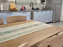 צימר לב הבוסתן, hotel di Talmei Yosef