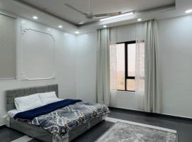 Mountain Breeze Stay, hotel en Sayq