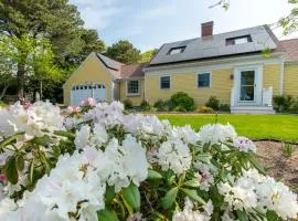 Sunroom Mins to Beaches Views of Marsh