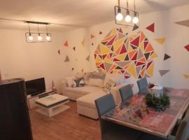 Logement neuf 6 personnes max dans ancienne ferme โรงแรมในCenseau