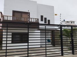 Casa Familiar para 11 a 5 minutos de la playa, hotel a Salinas