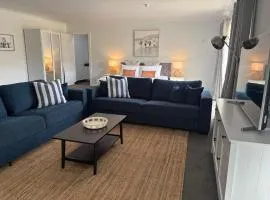 Bay View - Lounge Lovers