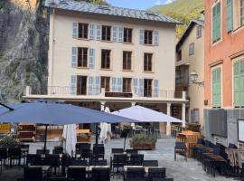 Le Touring, готель у місті Ізола