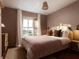 Traditional Cornish Cottage & Garden Redruth