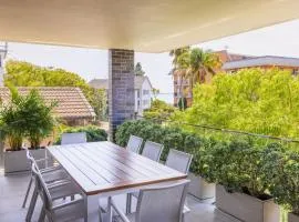 5 Kingfisher, 5-7 Ondine Close, Nelson Bay, luxury apartment with Wifi and air conditioning