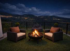 Premium 3 Bedroom Hillside Family Cottage with Mountains View -Murree, overnatningssted med k&oslash;kken i Murree