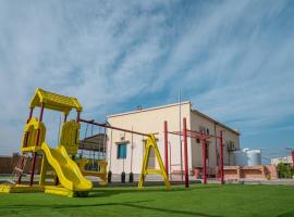 Eco Paradise UAQ 2BHK Studio Near UAQ Zoo, villa in Umm al-Qaiwain