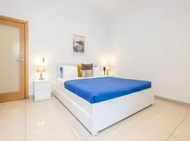 V86 Sliema Apartment a minute from the Sea