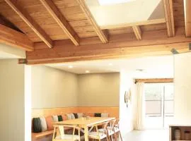 Sonoran Peach House - 5BR Winter Retreat, Big Yard, Fireplace