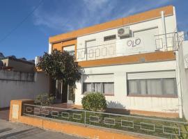 OLO Hostel & Bar Club VIEDMA, hotel Viedmában